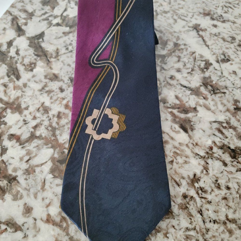 Geometric abstract Pierre Balmain Tie In vibrant colors. Black, purple.‎